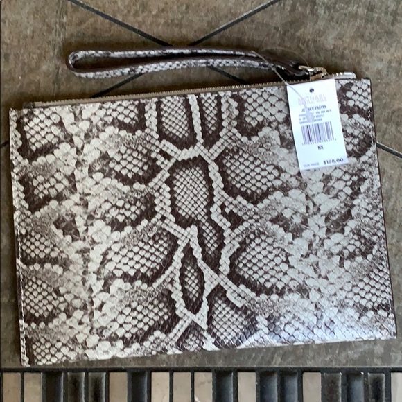 MICHAEL KORS JET SET TRAVEL XL ZIP CLUTCH WRISTLET - Picture 1 of 16